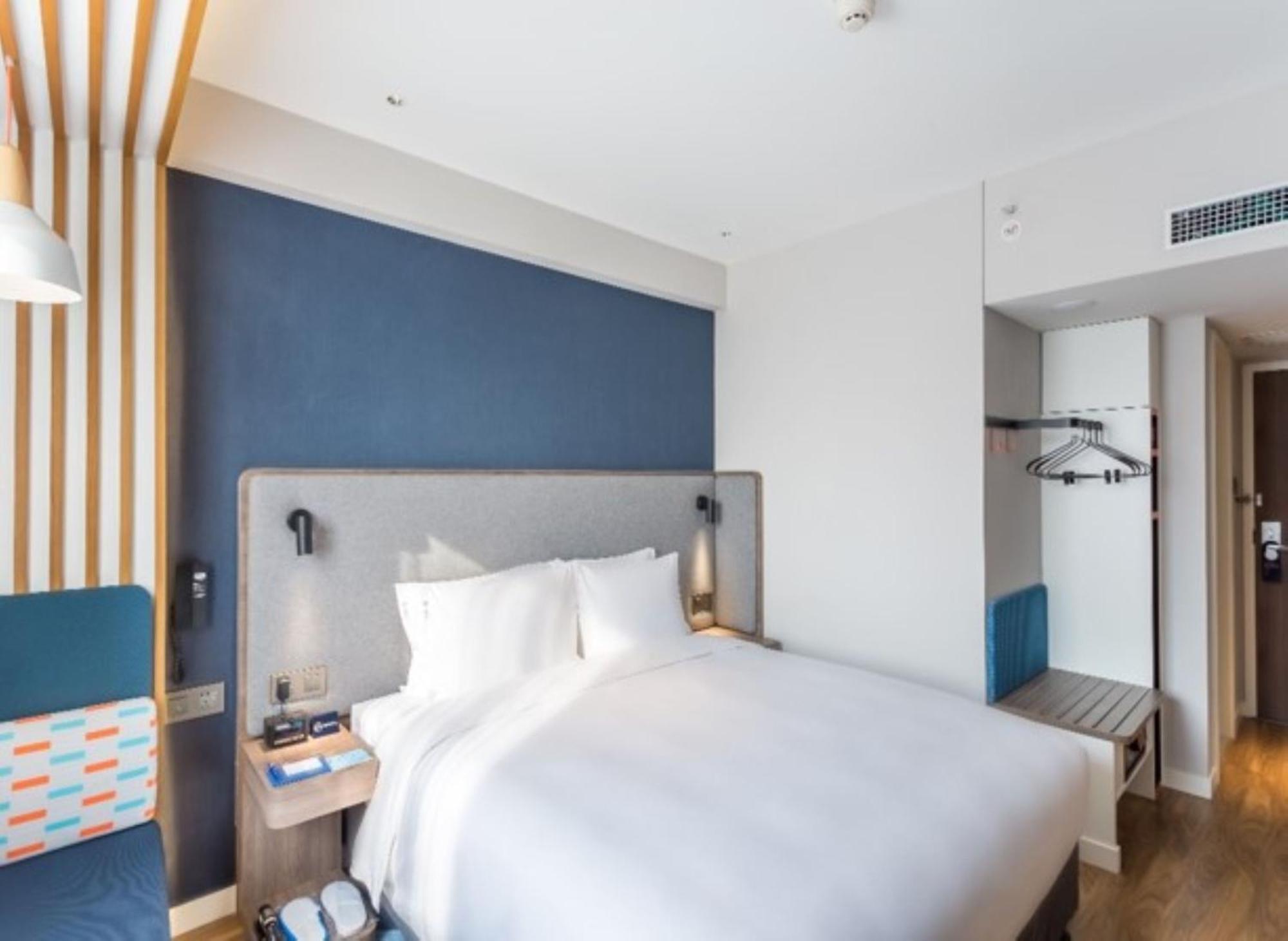Standard Room,964384279:JPEG